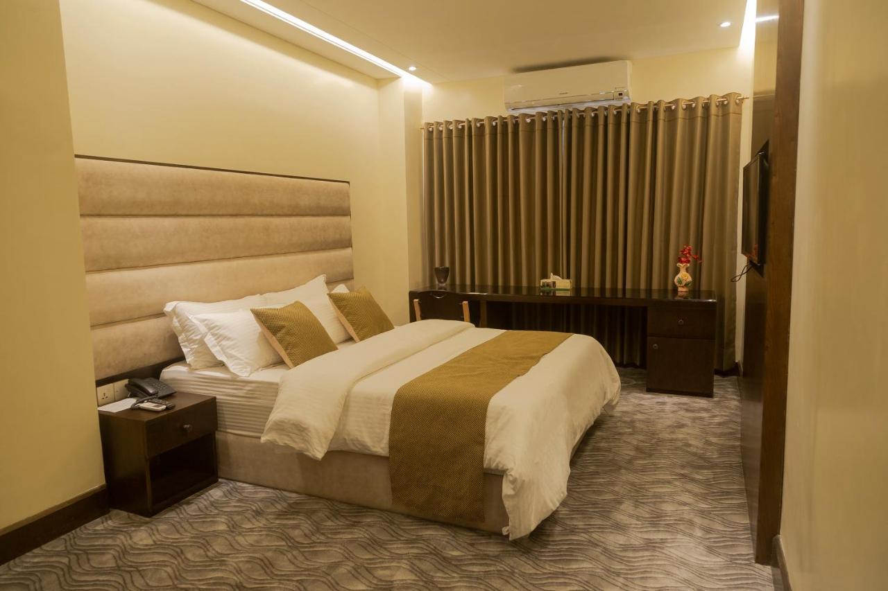 Richmond Hotel Sylhet Bagian luar foto