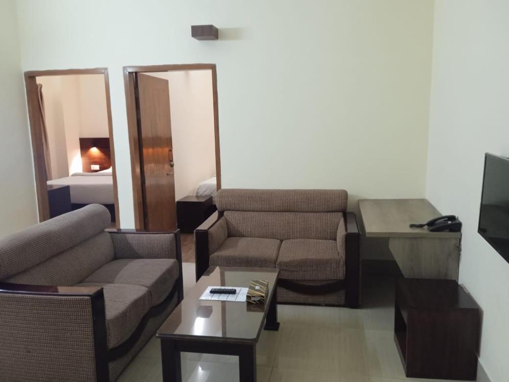 Richmond Hotel Sylhet Bagian luar foto